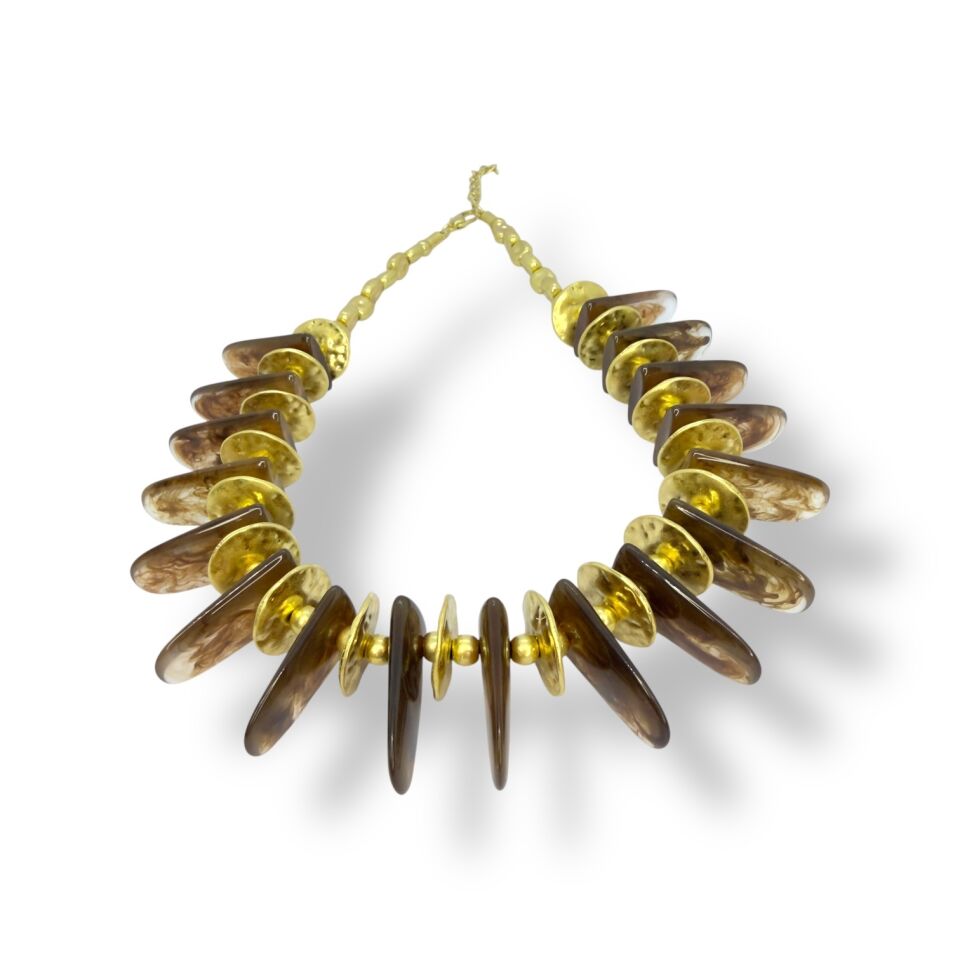 Etnik Kahverengi Resin Plakalı Gold Detaylı Kolye