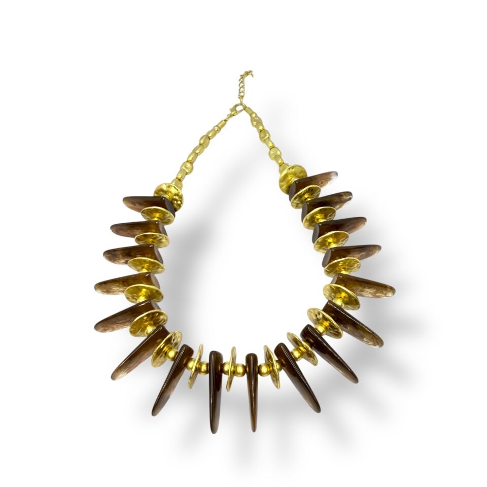 Etnik Kahverengi Resin Plakalı Gold Detaylı Kolye