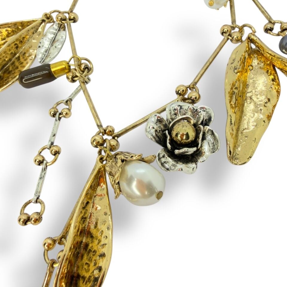 Vintage Tarzı Barok İnci ve Metal Yaprak Kolye