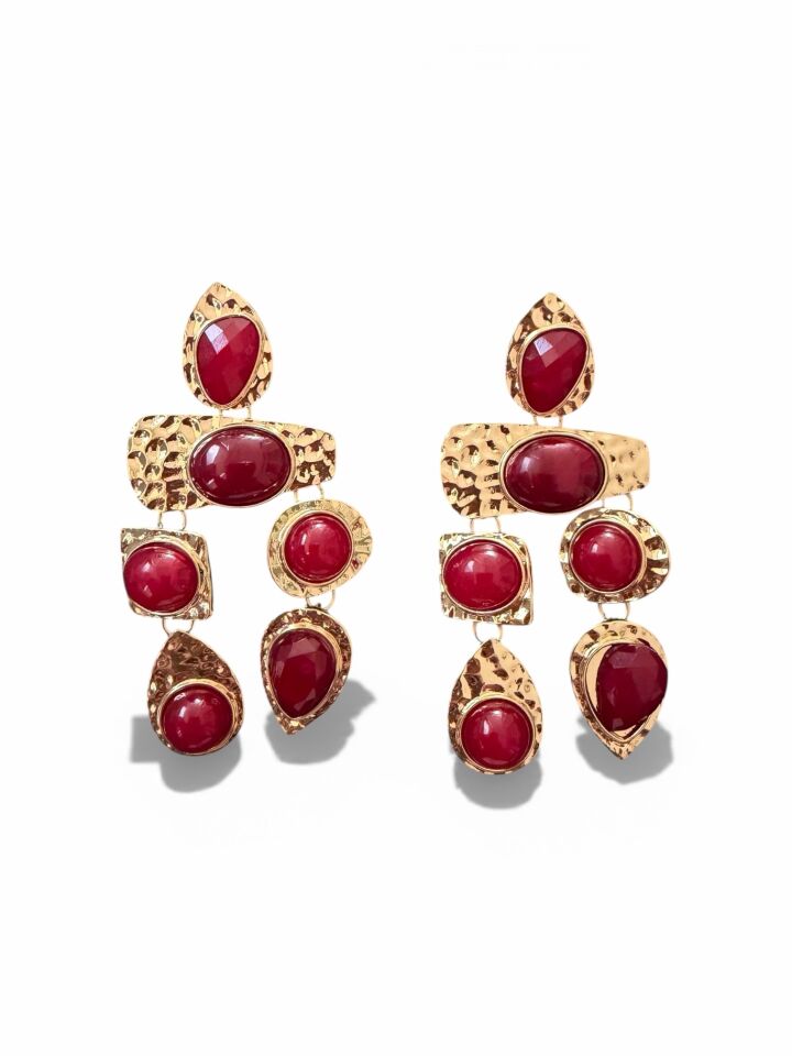 Dövme Dokulu Altın Kaplama Bordo Taşlı Küpe