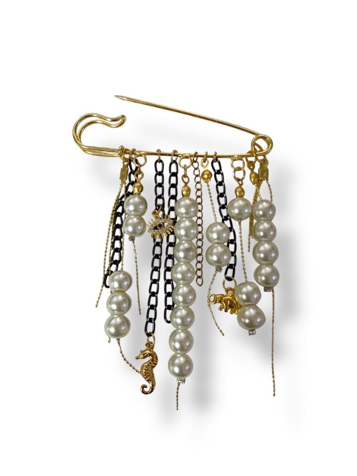 Lumiere No. 04: İnciler ve Siyah Zincir Detaylı Maximalist Broş