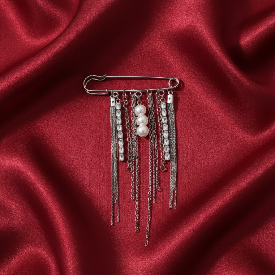 Lumiere No. 06: Kristal Şelale ve İnci Detaylı Minimalist Silver Broş