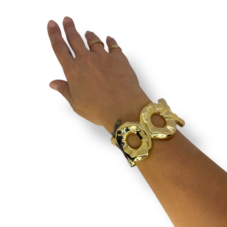 Kalın Organik Formlu Delikli Halka Detaylı Gold Kelepçe Bilezik