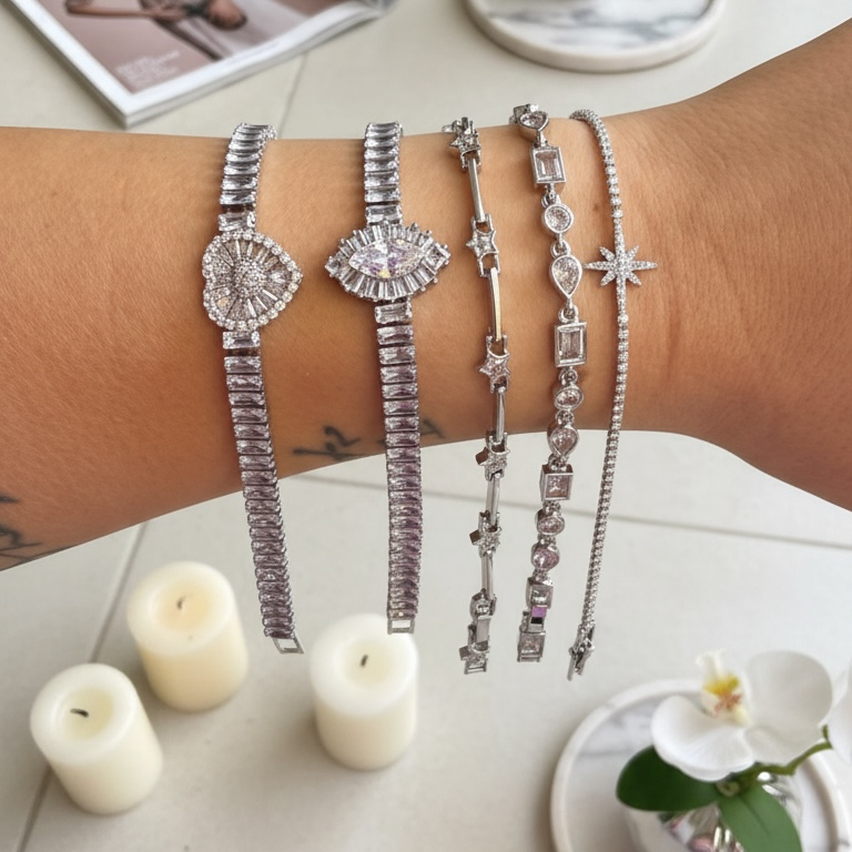 Kalp Figürlü Baget Taşlı Bileklik