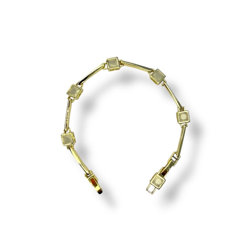 Kare Kesim Küp Taşlı Aralıklı Geometrik Gold Bileklik  (BEYAZ TAŞLI)