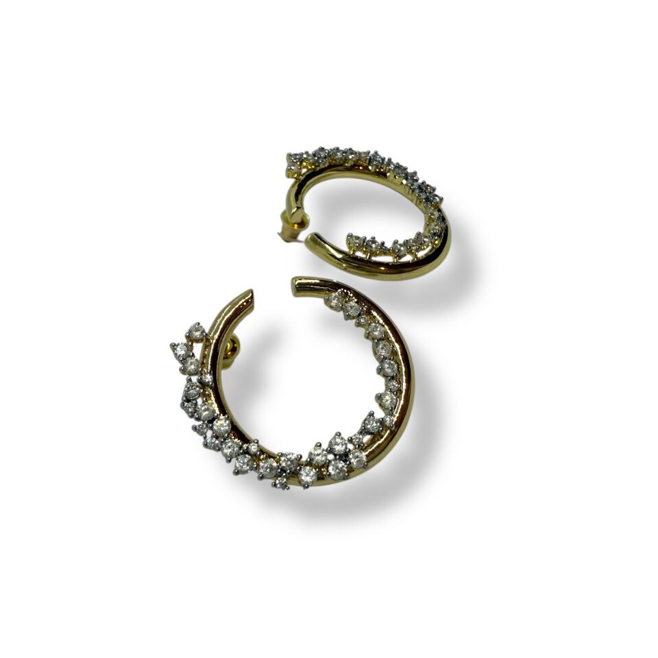 Asimetrik Yoğun Zirkon Taşlı Hilal (C Form) Gold Küpe