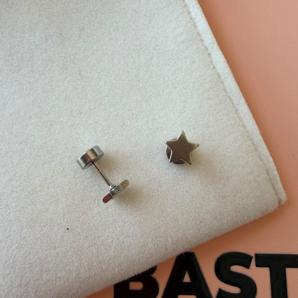 Yıldız Detaylı Minimal Silver Piercing Küpe