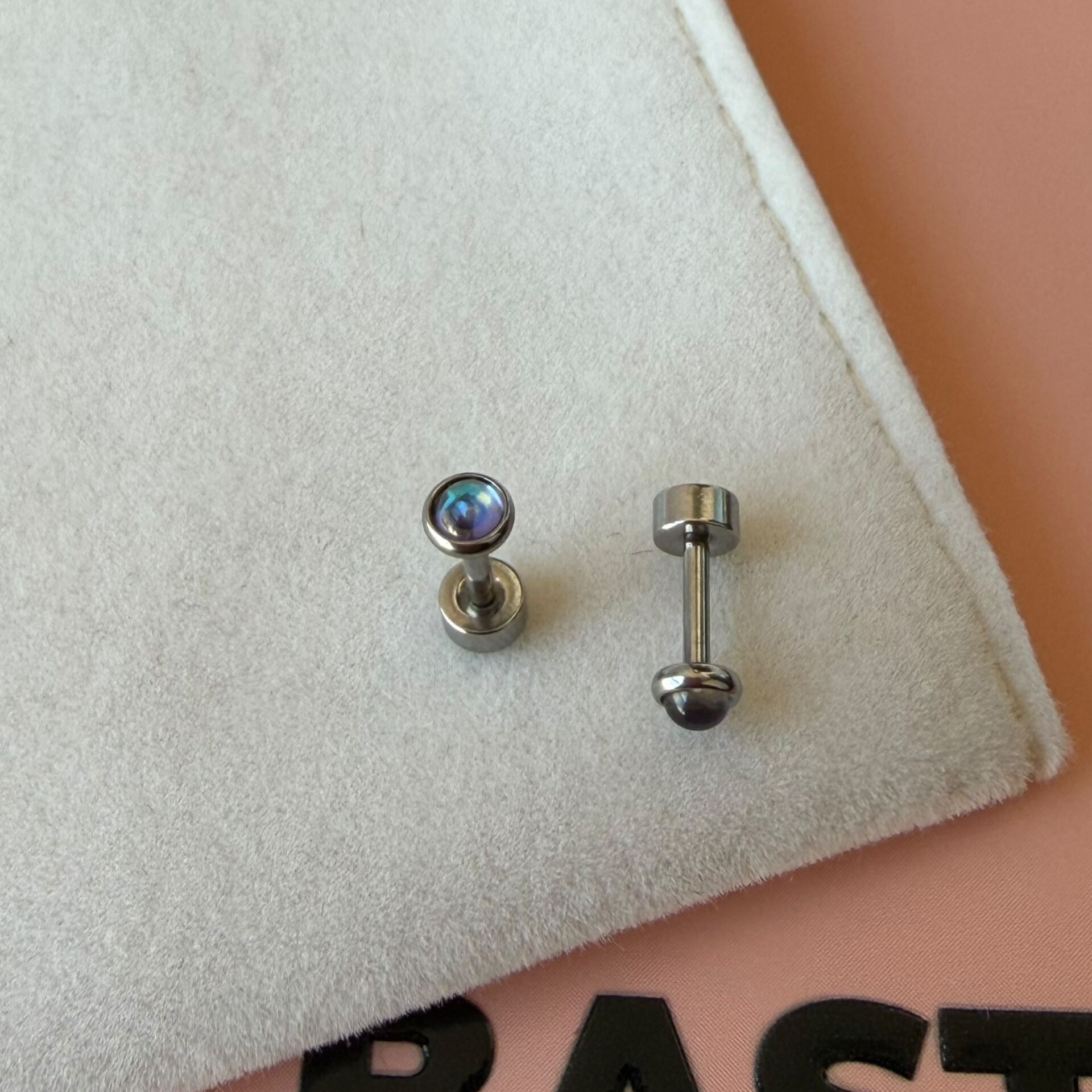 Minimalist Renkli Taşlı Gümüş Rengi Piercing - Kulak Kombini Küpesi