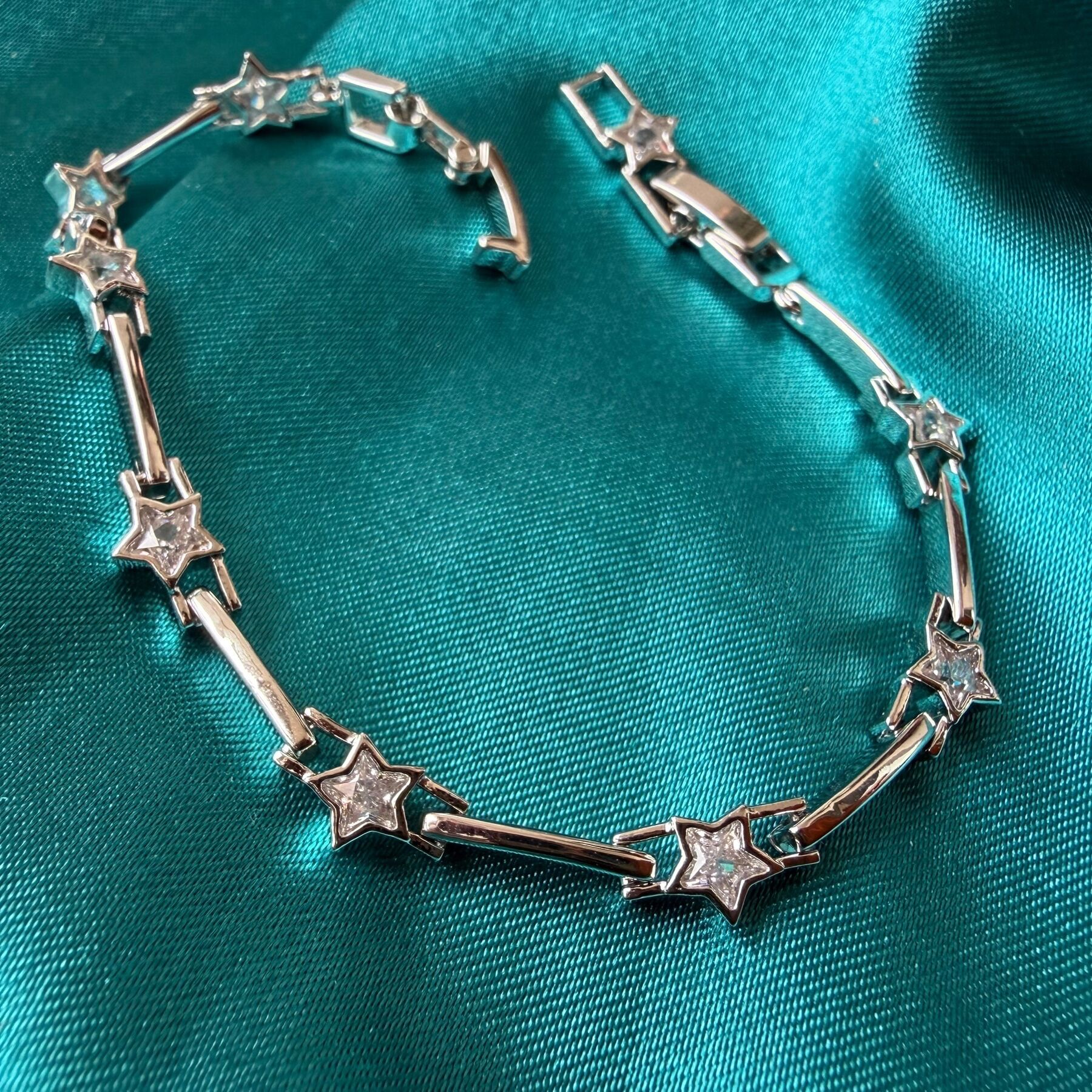Yıldız Figürlü Su Yolu Tasarım Bileklik - Işıltılı Zirkon Taşlı