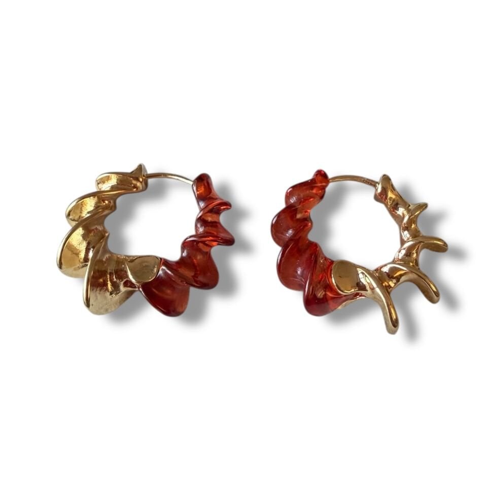 İki Renkli Reçine ve Altın Tonlu Sarmal Halka Küpe