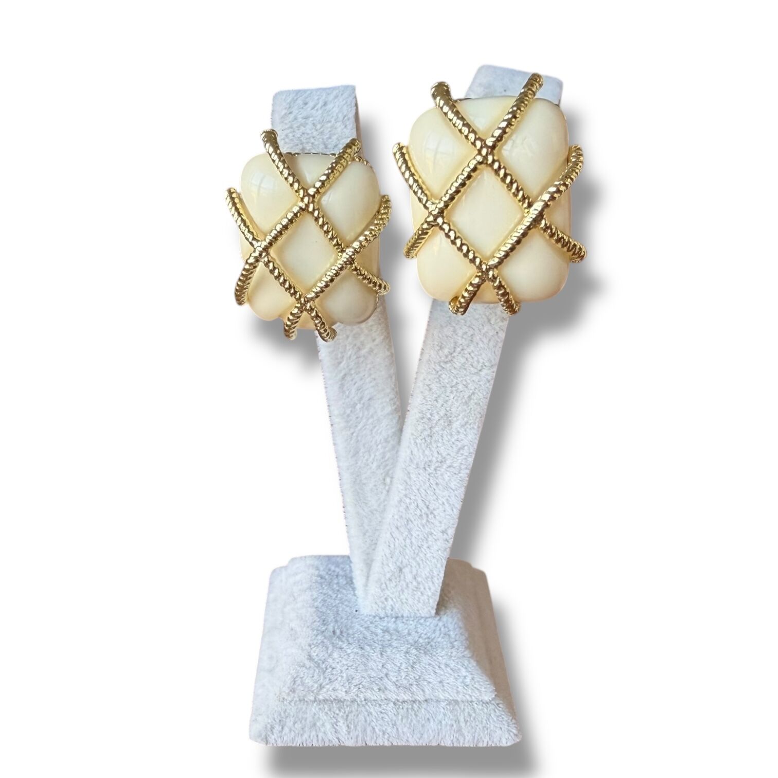 Vintage Tarzı Altın Kafes Detaylı Kare Küpe Serisi