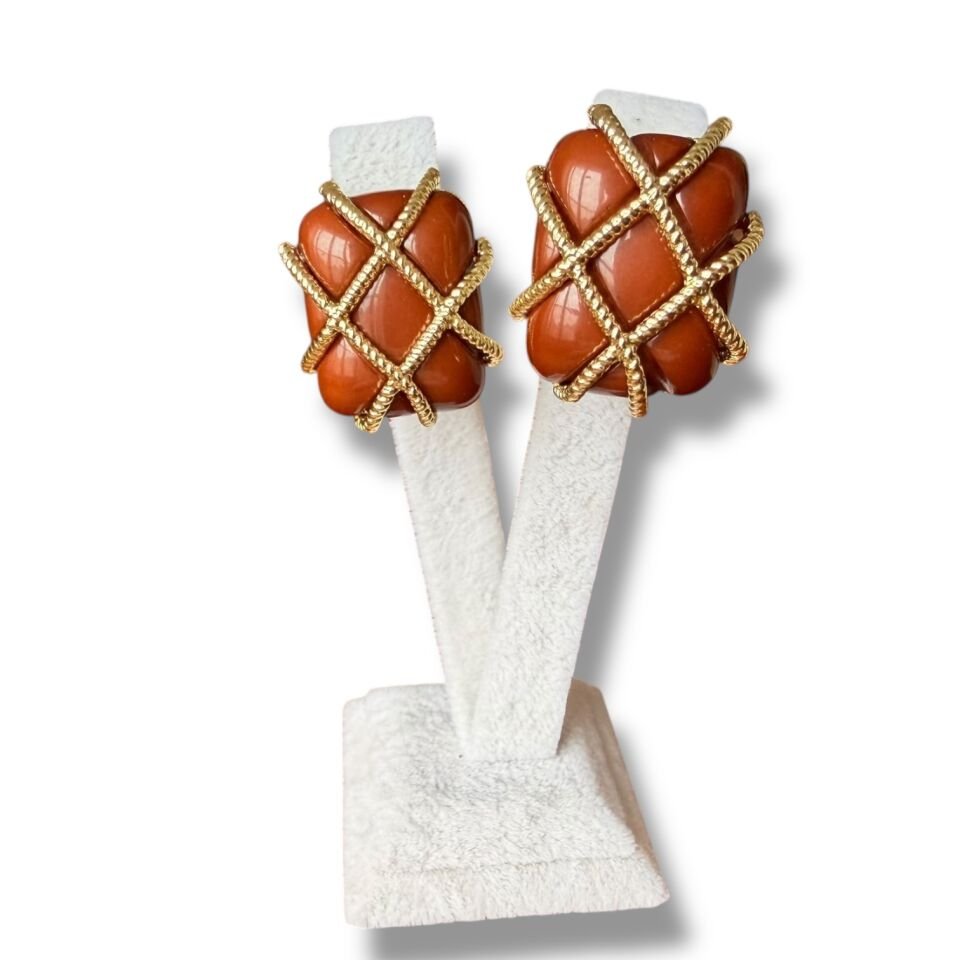 Vintage Tarzı Altın Kafes Detaylı Kare Küpe Serisi