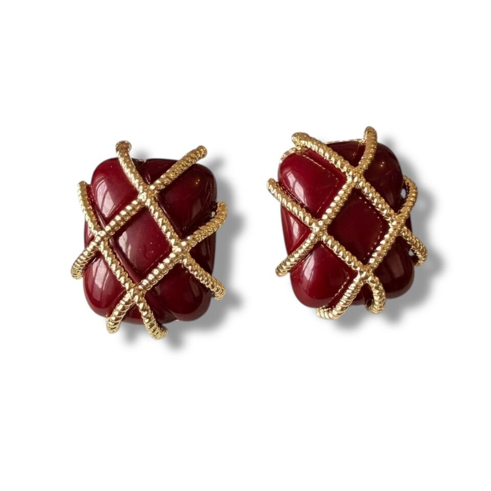 Vintage Tarzı Altın Kafes Detaylı Kare Küpe Serisi