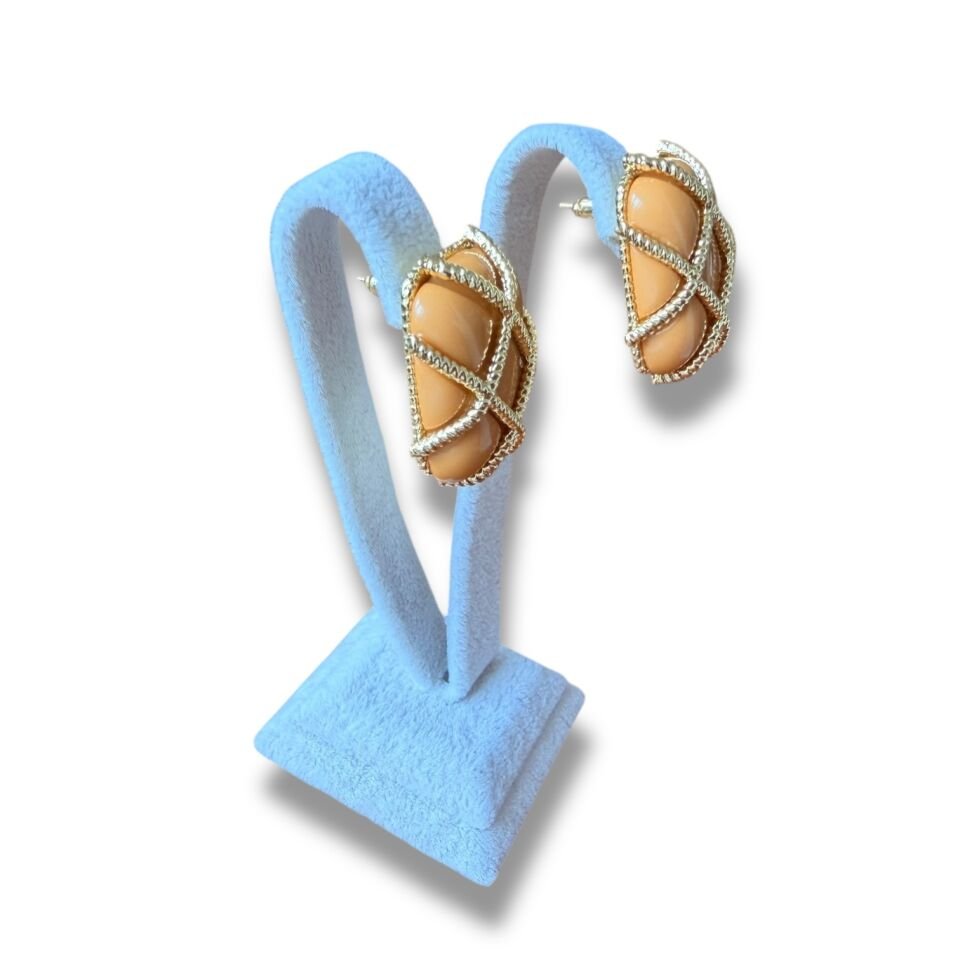 Vintage Tarzı Altın Kafes Detaylı Kare Küpe Serisi