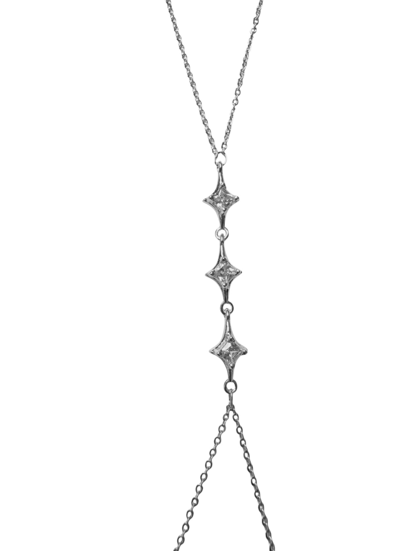 Üçlü Yıldız Detaylı Gümüş Renk Şahmeran