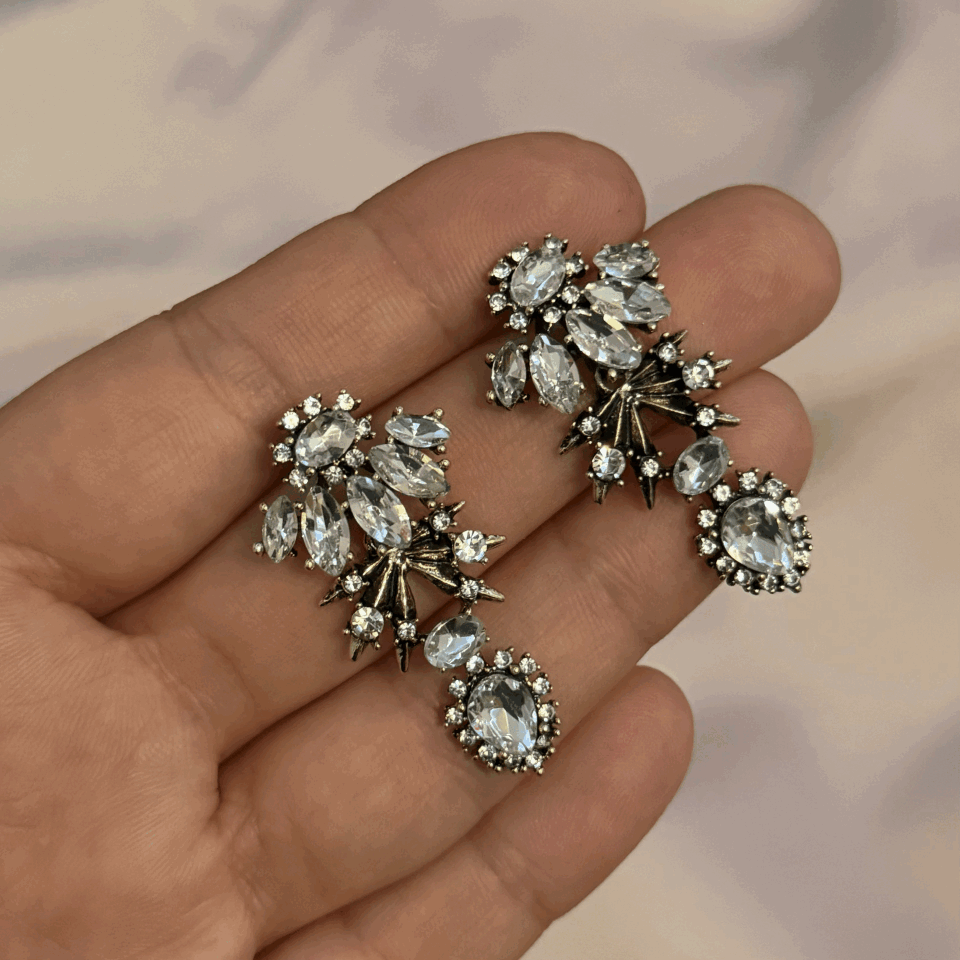 Vintage Gold Görünümlü Kristal Taşlı Salkım Küpe