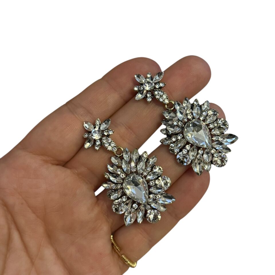 Kristal Taşlı Gösterişli Salkım Küpe